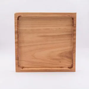 Plato de madera cuadrado