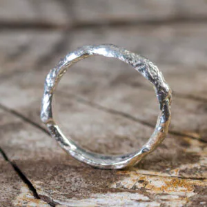 Anillo de plata modelo magma
